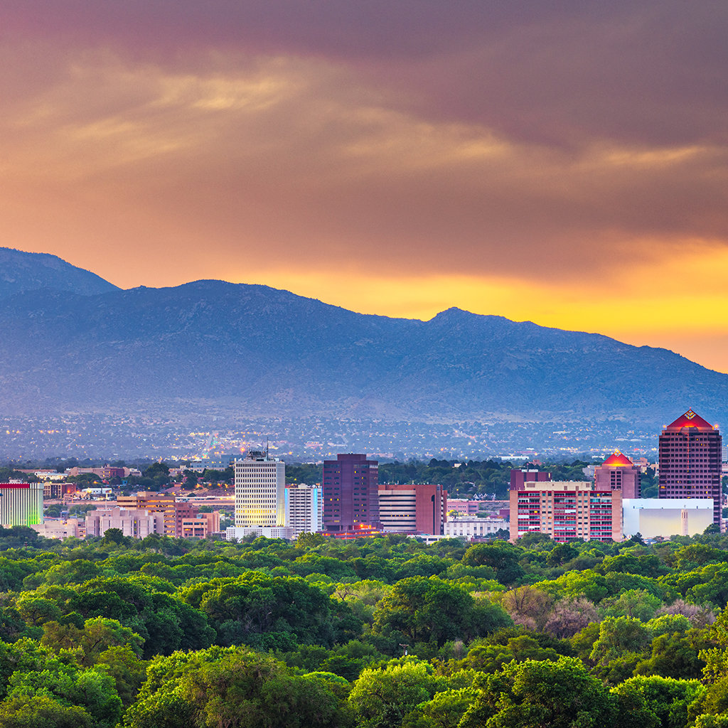 Read more about the article Power Sweeping in Rio Rancho : How Commercial Property Maintenance Keeps Your Business #1 Clean and Competitive
